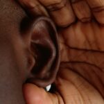 asymétrie auditive oreille droite gauche